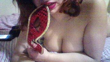 Public Photo of Curvy_en_rouge