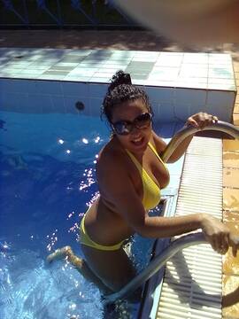 Public Photo of GyrasolleDessire